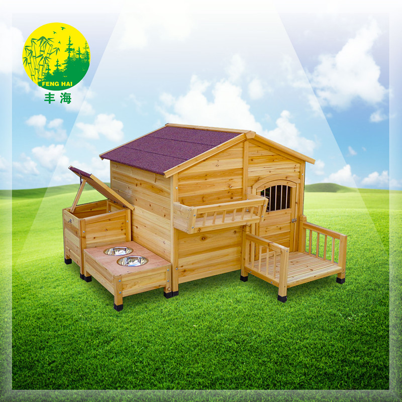 Dog house with 2 feeders